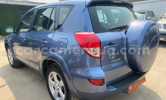 Sayi Na hannu Toyota RAV4 Blue Mota in Douala a Ƙasar Kamaru Sayi Na hannu Toyota RAV4 Blue Mota in Douala a Ƙasar Kamaru