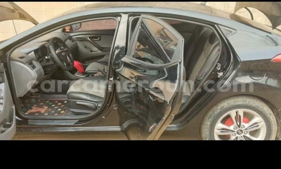 Sayi Na hannu Hyundai Elantra Black Mota in Douala a Ƙasar Kamaru Sayi Na hannu Hyundai Elantra Black Mota in Douala a Ƙasar Kamaru