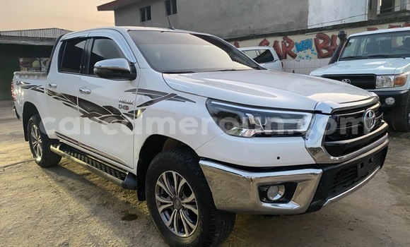Acheter Import Voiture Toyota Hilux Blanc à Douala, Littoral Cameroon