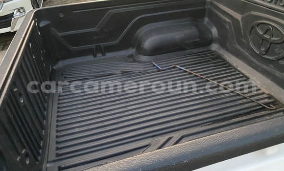 Acheter Import Voiture Toyota Hilux Blanc à Douala, Littoral Cameroon Acheter Import Voiture Toyota Hilux Blanc à Douala, Littoral Cameroon