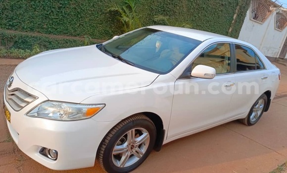 Acheter Occasion Voiture Toyota Camry Blanc à Yaoundé, Central Cameroon