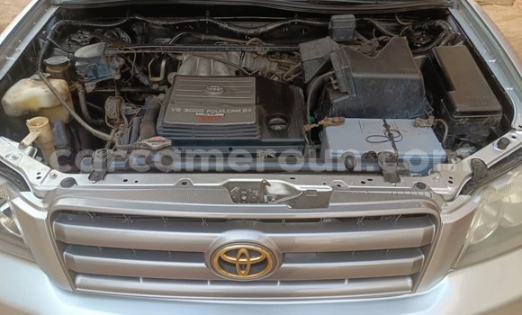 Buy Used Toyota Highlander Silver Car in Yaounde in Central Cameroon Buy Used Toyota Highlander Silver Car in Yaounde in Central Cameroon