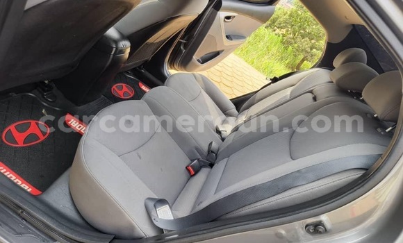 Buy Used Toyota Matrix Black Car in Yaounde in Central Cameroon Buy Used Toyota Matrix Black Car in Yaounde in Central Cameroon