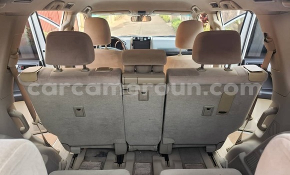 Sayi Na hannu Toyota Land Cruiser Prado White Mota in Yaounde a Babban Kamaru Sayi Na hannu Toyota Land Cruiser Prado White Mota in Yaounde a Babban Kamaru