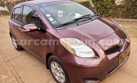 Acheter Occasion Voiture Toyota Vitz Rouge à Yaoundé, Central Cameroon