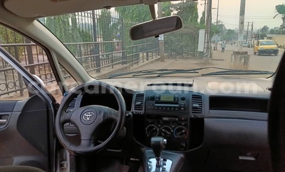 Acheter Occasion Voiture Toyota Corolla Gris à Yaoundé, Central Cameroon Acheter Occasion Voiture Toyota Corolla Gris à Yaoundé, Central Cameroon