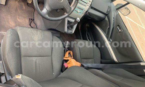 Sayi Na hannu Toyota Corolla Azurfa Mota in Yaounde a Babban Kamaru Sayi Na hannu Toyota Corolla Azurfa Mota in Yaounde a Babban Kamaru