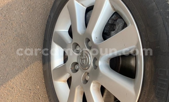 Sayi Na hannu Toyota Corolla Azurfa Mota in Yaounde a Babban Kamaru Sayi Na hannu Toyota Corolla Azurfa Mota in Yaounde a Babban Kamaru