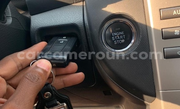 Sayi Na hannu Toyota Corolla Azurfa Mota in Yaounde a Babban Kamaru Sayi Na hannu Toyota Corolla Azurfa Mota in Yaounde a Babban Kamaru