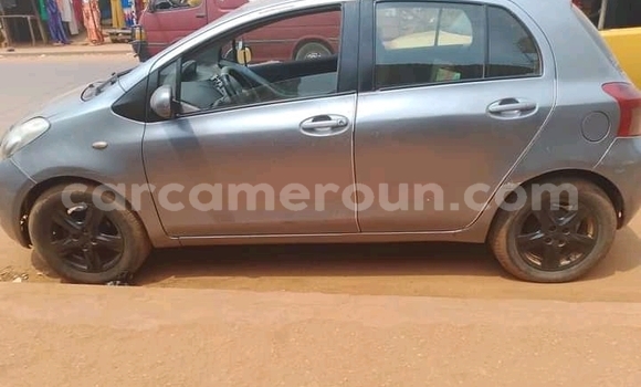 Acheter Occasion Voiture Toyota Yaris Gris à Yaoundé, Central Cameroon Acheter Occasion Voiture Toyota Yaris Gris à Yaoundé, Central Cameroon
