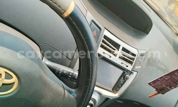 Acheter Occasion Voiture Toyota Yaris Gris à Yaoundé, Central Cameroon Acheter Occasion Voiture Toyota Yaris Gris à Yaoundé, Central Cameroon