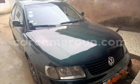 Sayi Na hannu Volkswagen Passat Black Mota in Douala a Ƙasar Kamaru