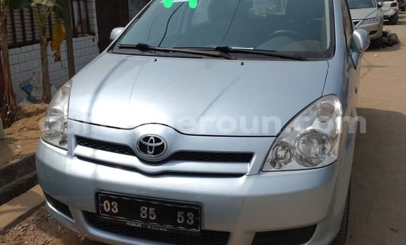 Acheter Occasion Voiture Toyota Corolla Verso Bleu à Douala, Littoral Cameroon