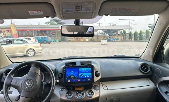 Sayi Na hannu Toyota Vanguard Black Mota in Douala a Ƙasar Kamaru Sayi Na hannu Toyota Vanguard Black Mota in Douala a Ƙasar Kamaru