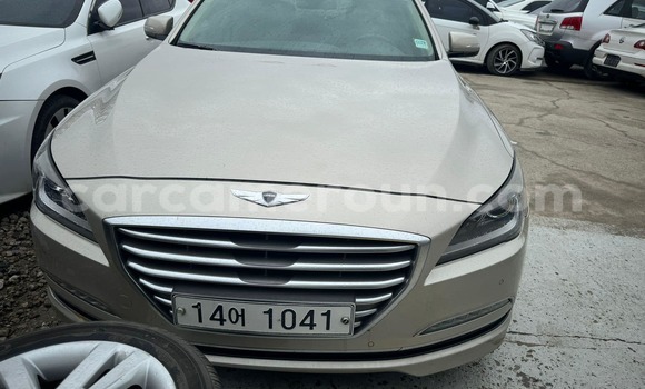 Sayi Na hannu Hyundai Genesis Azurfa Mota in Douala a Ƙasar Kamaru Sayi Na hannu Hyundai Genesis Azurfa Mota in Douala a Ƙasar Kamaru