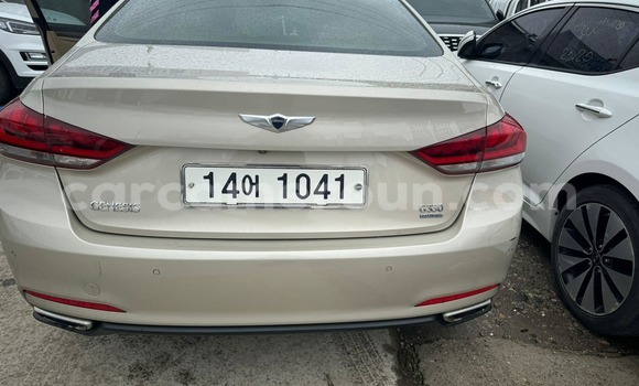 Sayi Na hannu Hyundai Genesis Azurfa Mota in Douala a Ƙasar Kamaru Sayi Na hannu Hyundai Genesis Azurfa Mota in Douala a Ƙasar Kamaru