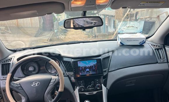 Sayi Na hannu Hyundai Sonata Black Mota in Douala a Ƙasar Kamaru Sayi Na hannu Hyundai Sonata Black Mota in Douala a Ƙasar Kamaru