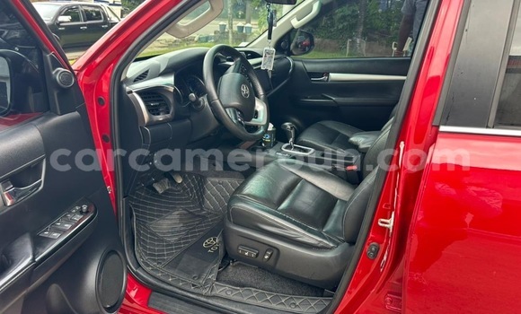 Acheter Neuf Voiture Toyota Hilux Rouge à Yaoundé, Central Cameroon Acheter Neuf Voiture Toyota Hilux Rouge à Yaoundé, Central Cameroon