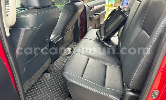 Acheter Neuf Voiture Toyota Hilux Rouge à Yaoundé, Central Cameroon Acheter Neuf Voiture Toyota Hilux Rouge à Yaoundé, Central Cameroon