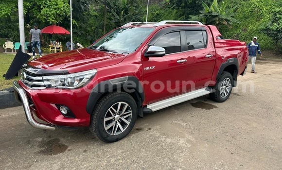 Acheter Neuf Voiture Toyota Hilux Rouge à Yaoundé, Central Cameroon Acheter Neuf Voiture Toyota Hilux Rouge à Yaoundé, Central Cameroon