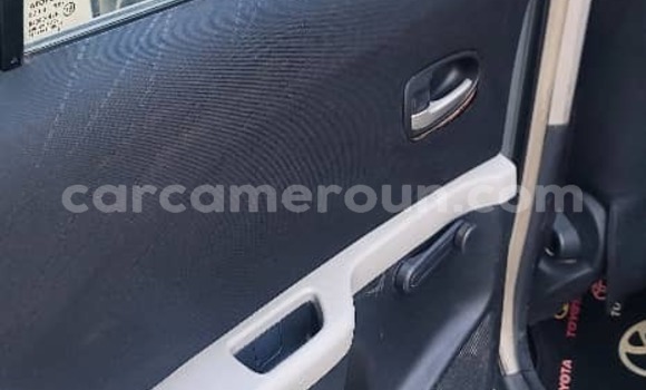 Acheter Occasion Voiture Toyota Yaris Rouge à Douala, Littoral Cameroon Acheter Occasion Voiture Toyota Yaris Rouge à Douala, Littoral Cameroon