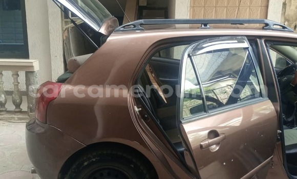 Sayi Na hannu Toyota Corolla Brown Mota in Douala a Ƙasar Kamaru Sayi Na hannu Toyota Corolla Brown Mota in Douala a Ƙasar Kamaru