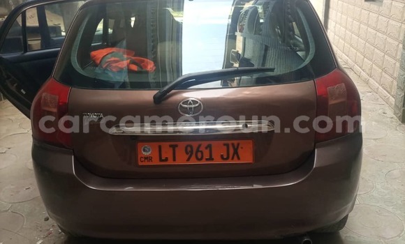 Sayi Na hannu Toyota Corolla Brown Mota in Douala a Ƙasar Kamaru Sayi Na hannu Toyota Corolla Brown Mota in Douala a Ƙasar Kamaru
