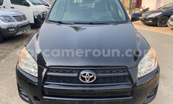 Sayi Imported Toyota RAV4 Black Mota in Douala a Ƙasar Kamaru Sayi Imported Toyota RAV4 Black Mota in Douala a Ƙasar Kamaru