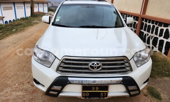 Buy Used Toyota Highlander White Car in Yaounde in Central Cameroon Buy Used Toyota Highlander White Car in Yaounde in Central Cameroon