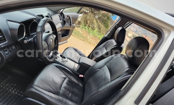 Buy Used Toyota Highlander White Car in Yaounde in Central Cameroon Buy Used Toyota Highlander White Car in Yaounde in Central Cameroon