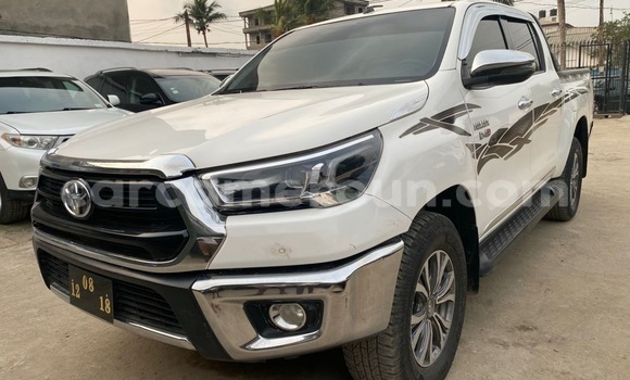 Acheter Import Voiture Toyota Hilux Blanc à Douala, Littoral Cameroon Acheter Import Voiture Toyota Hilux Blanc à Douala, Littoral Cameroon
