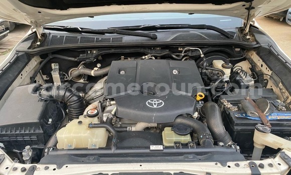 Acheter Import Voiture Toyota Hilux Blanc à Douala, Littoral Cameroon Acheter Import Voiture Toyota Hilux Blanc à Douala, Littoral Cameroon