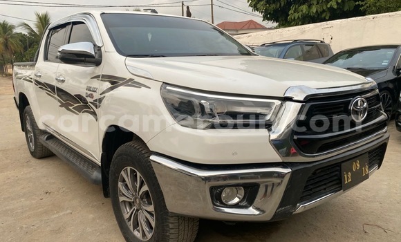 Acheter Import Voiture Toyota Hiluxe VIGO Blanc à Douala, Littoral Cameroon Acheter Import Voiture Toyota Hiluxe VIGO Blanc à Douala, Littoral Cameroon