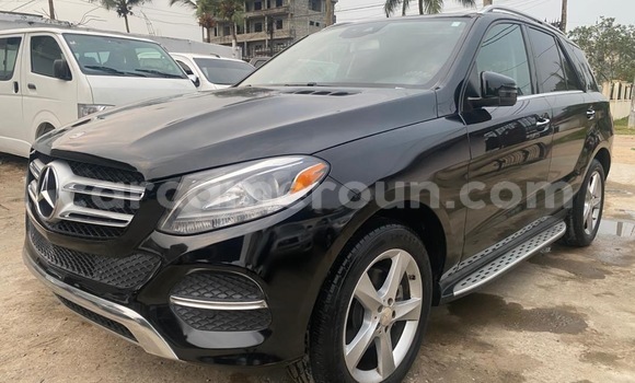 Sayi Imported Mercedes‒Benz GLE Black Mota in Douala a Ƙasar Kamaru Sayi Imported Mercedes‒Benz GLE Black Mota in Douala a Ƙasar Kamaru