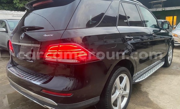 Sayi Imported Mercedes‒Benz GLE Black Mota in Douala a Ƙasar Kamaru Sayi Imported Mercedes‒Benz GLE Black Mota in Douala a Ƙasar Kamaru
