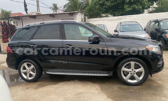 Sayi Imported Mercedes‒Benz GLE Black Mota in Douala a Ƙasar Kamaru Sayi Imported Mercedes‒Benz GLE Black Mota in Douala a Ƙasar Kamaru