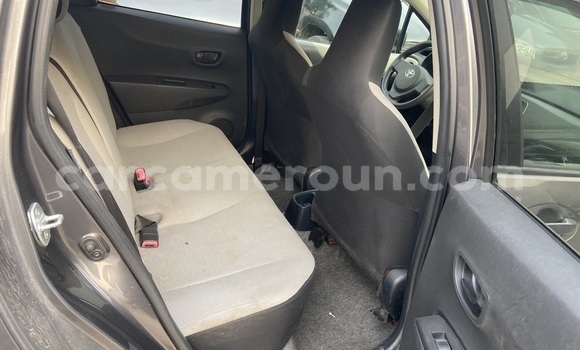 Acheter Import Voiture Toyota Vitz Autre à Douala, Littoral Cameroon Acheter Import Voiture Toyota Vitz Autre à Douala, Littoral Cameroon
