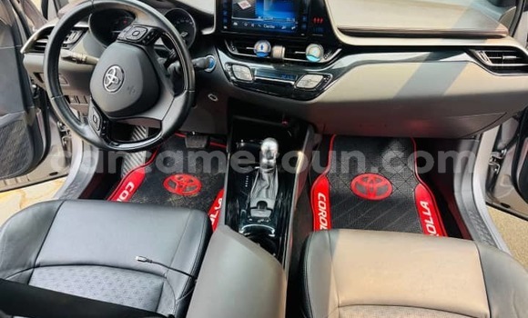 Sayi Na hannu Toyota RAV4 Brown Mota in Douala a Ƙasar Kamaru Sayi Na hannu Toyota RAV4 Brown Mota in Douala a Ƙasar Kamaru