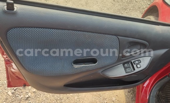Sayi Na hannu Toyota Yaris Red Mota in Douala a Ƙasar Kamaru Sayi Na hannu Toyota Yaris Red Mota in Douala a Ƙasar Kamaru