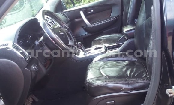 Sayi Na hannu GMC Acadia Black Mota in Douala a Ƙasar Kamaru Sayi Na hannu GMC Acadia Black Mota in Douala a Ƙasar Kamaru