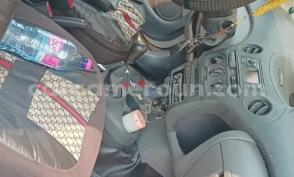 Sayi Na hannu Toyota Yaris Sauran Mota in Douala a Ƙasar Kamaru Sayi Na hannu Toyota Yaris Sauran Mota in Douala a Ƙasar Kamaru