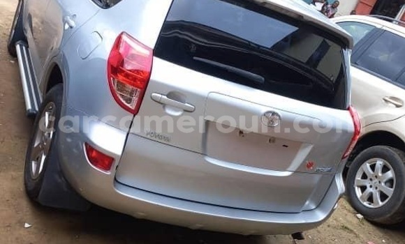 Acheter Occasion Voiture Toyota RAV4 Gris à Douala, Littoral Cameroon Acheter Occasion Voiture Toyota RAV4 Gris à Douala, Littoral Cameroon