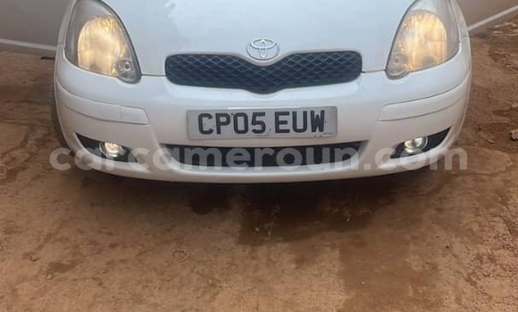 Acheter Neuf Voiture Toyota Yaris Blanc à Yaoundé, Central Cameroon