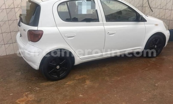 Sayi Sabo Toyota Yaris White Mota in Yaounde a Babban Kamaru Sayi Sabo Toyota Yaris White Mota in Yaounde a Babban Kamaru