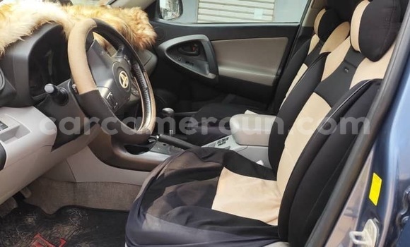 Acheter Occasion Voiture Toyota RAV4 Bleu à Douala, Littoral Cameroon Acheter Occasion Voiture Toyota RAV4 Bleu à Douala, Littoral Cameroon