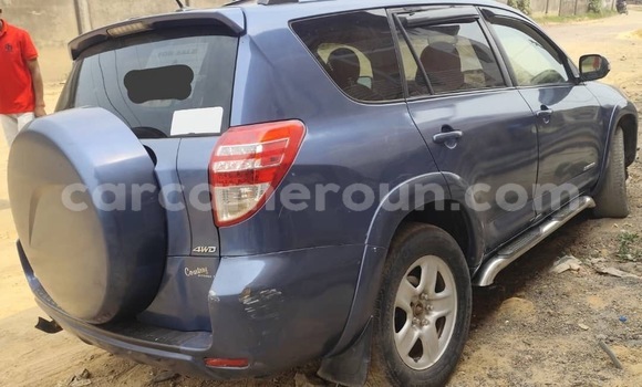 Acheter Occasion Voiture Toyota RAV4 Bleu à Douala, Littoral Cameroon Acheter Occasion Voiture Toyota RAV4 Bleu à Douala, Littoral Cameroon