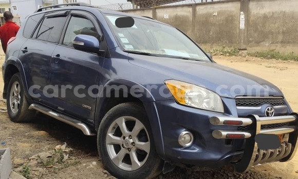 Acheter Occasion Voiture Toyota RAV4 Bleu à Douala, Littoral Cameroon Acheter Occasion Voiture Toyota RAV4 Bleu à Douala, Littoral Cameroon