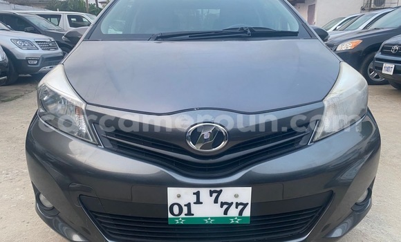 Sayi Imported Toyota Vitz Sauran Mota in Douala a Ƙasar Kamaru