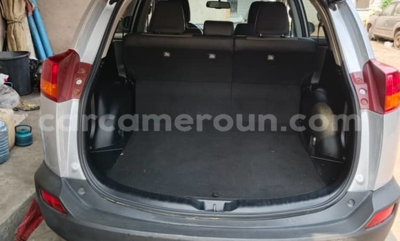 Acheter Occasion Voiture Toyota RAV4 Gris à Douala, Littoral Cameroon Acheter Occasion Voiture Toyota RAV4 Gris à Douala, Littoral Cameroon