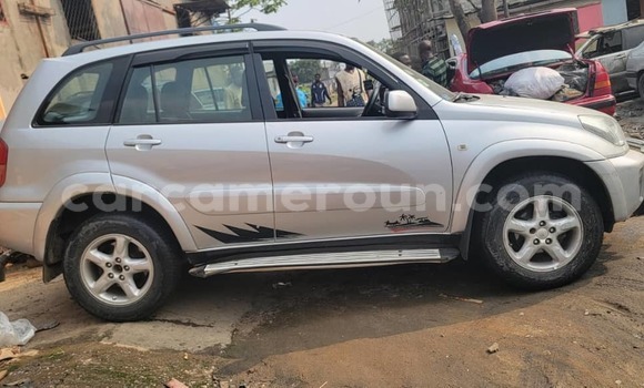 Sayi Na hannu Toyota RAV4 Azurfa Mota in Douala a Ƙasar Kamaru Sayi Na hannu Toyota RAV4 Azurfa Mota in Douala a Ƙasar Kamaru